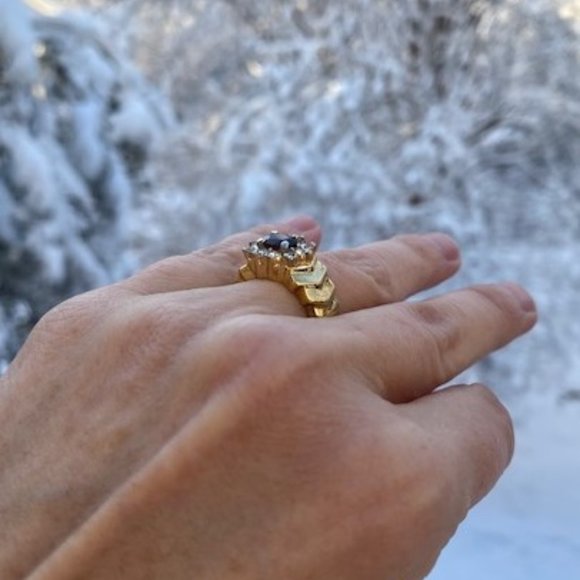 ❤️❤️ VTG Gold Tone Garnet Rhinestone Cocktail RING - Picture 4 of 7